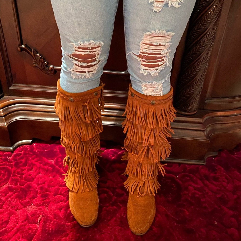 Minnetonka fringe boots